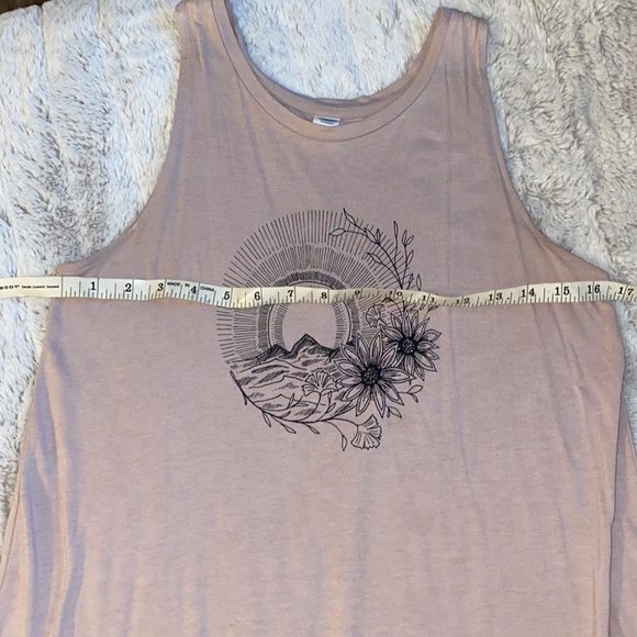 Old navy tank top - Picture 4 of 4